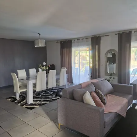 Matignon Vakantiehuis Bazac